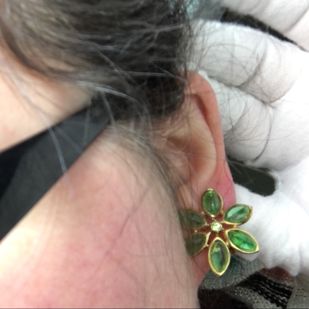 Vintage Signed Marvella Green Flower Earrings - Picture 7 of 7